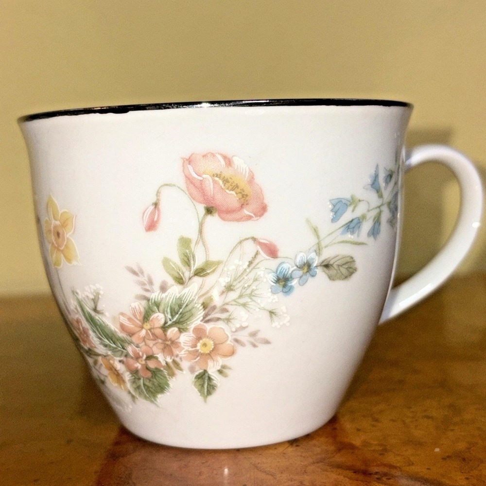 Home Beautiful Berkshire MD304 Floral‎ Tea Cup Fine China Vintage